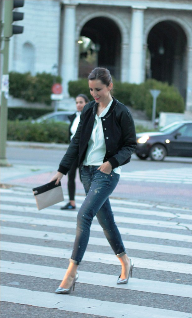 Boyfriend jeans and bomber!